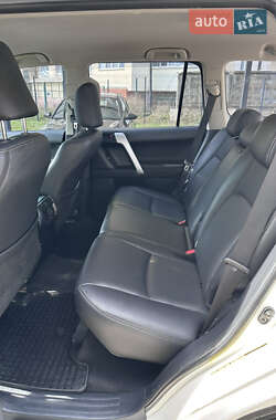 Внедорожник / Кроссовер Toyota Land Cruiser Prado 2014 в 
