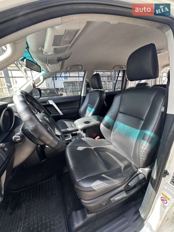 Внедорожник / Кроссовер Toyota Land Cruiser Prado 2014 в Одессе