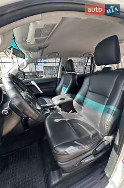 Внедорожник / Кроссовер Toyota Land Cruiser Prado 2014 в 