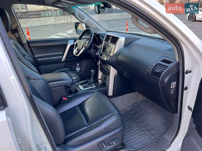 Внедорожник / Кроссовер Toyota Land Cruiser Prado 2011 в Киеве