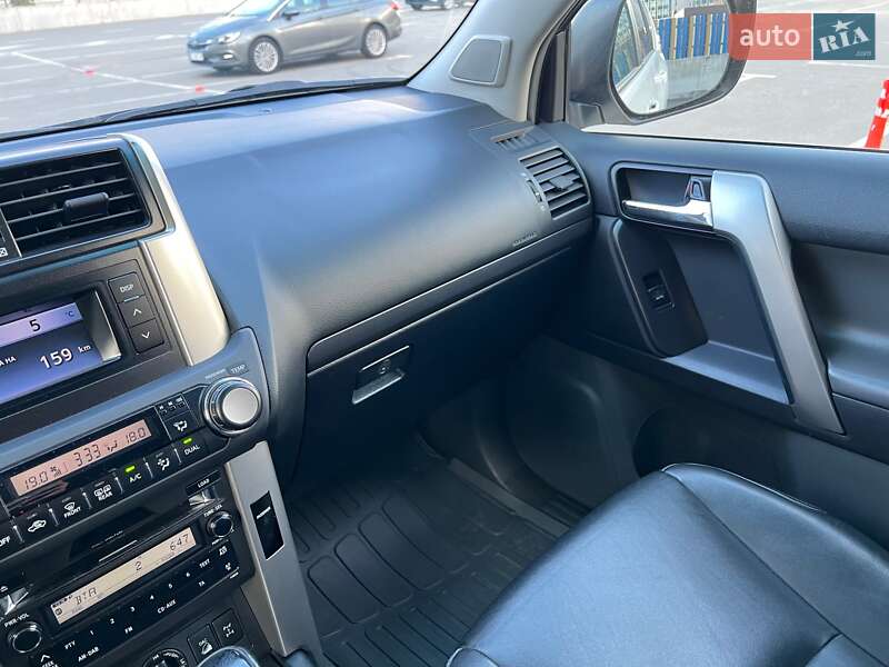 Внедорожник / Кроссовер Toyota Land Cruiser Prado 2011 в Киеве