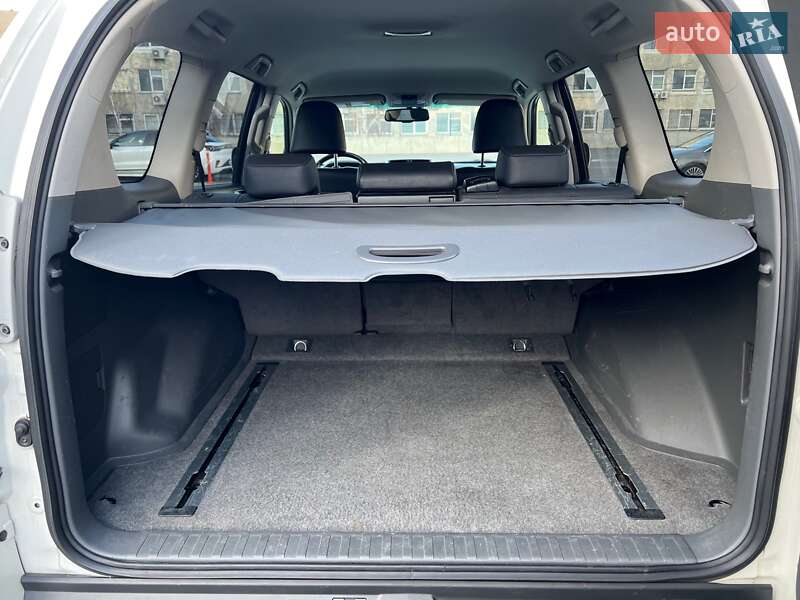 Внедорожник / Кроссовер Toyota Land Cruiser Prado 2011 в Киеве