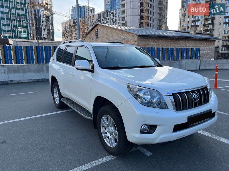 Внедорожник / Кроссовер Toyota Land Cruiser Prado 2011 в Киеве