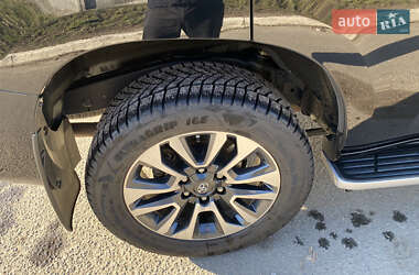 Внедорожник / Кроссовер Toyota Land Cruiser Prado 2022 в 
