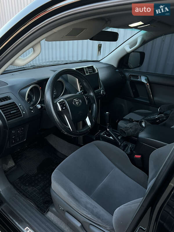 Позашляховик / Кросовер Toyota Land Cruiser Prado 2013 в Києві