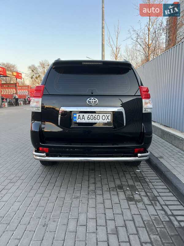 Позашляховик / Кросовер Toyota Land Cruiser Prado 2013 в Києві