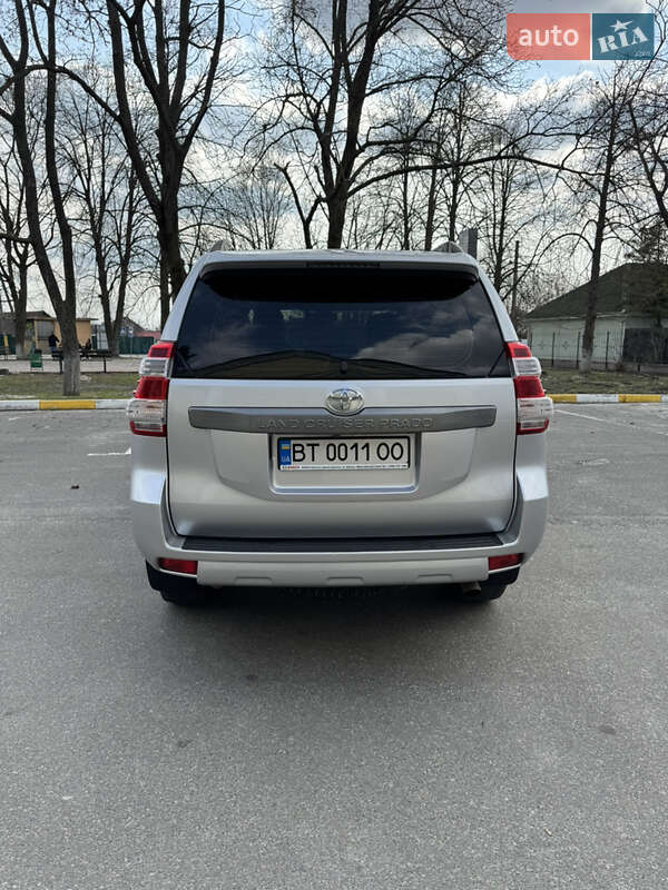 Позашляховик / Кросовер Toyota Land Cruiser Prado 2013 в Броварах