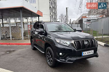Позашляховик / Кросовер Toyota Land Cruiser Prado 2021 в 