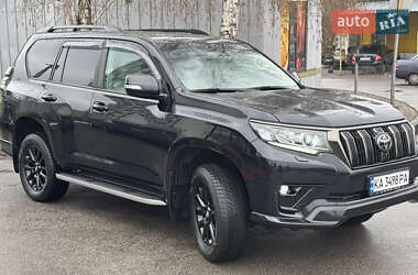 Позашляховик / Кросовер Toyota Land Cruiser Prado 2021 в 