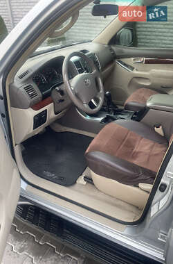 Внедорожник / Кроссовер Toyota Land Cruiser Prado 2005 в 