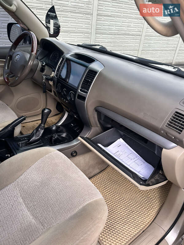Внедорожник / Кроссовер Toyota Land Cruiser Prado 2006 в Ровно