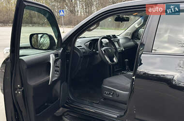 Внедорожник / Кроссовер Toyota Land Cruiser Prado 2017 в 