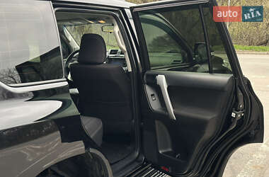 Внедорожник / Кроссовер Toyota Land Cruiser Prado 2017 в 