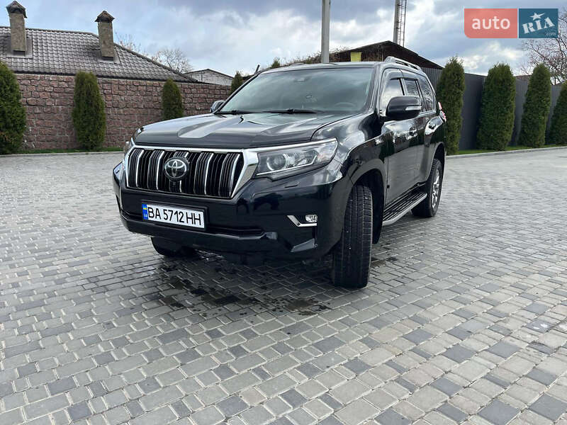 Внедорожник / Кроссовер Toyota Land Cruiser Prado 2018 в 