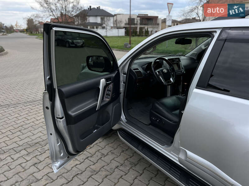 Внедорожник / Кроссовер Toyota Land Cruiser Prado 2010 в Одессе