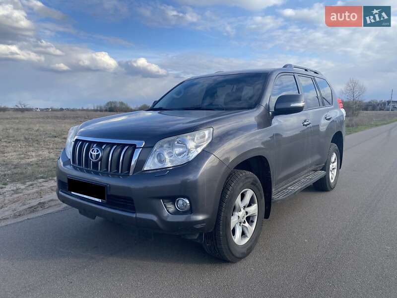 Позашляховик / Кросовер Toyota Land Cruiser Prado 2013 в 
