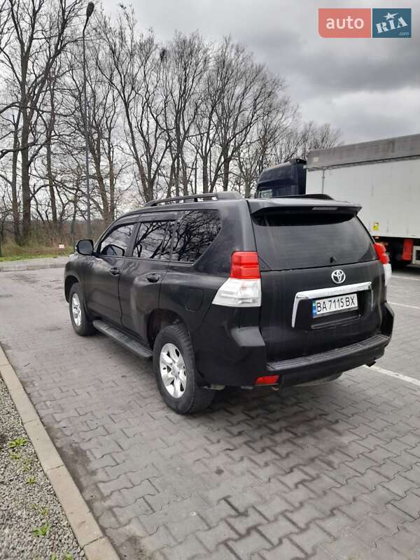 Внедорожник / Кроссовер Toyota Land Cruiser Prado 2010 в Благовещенском