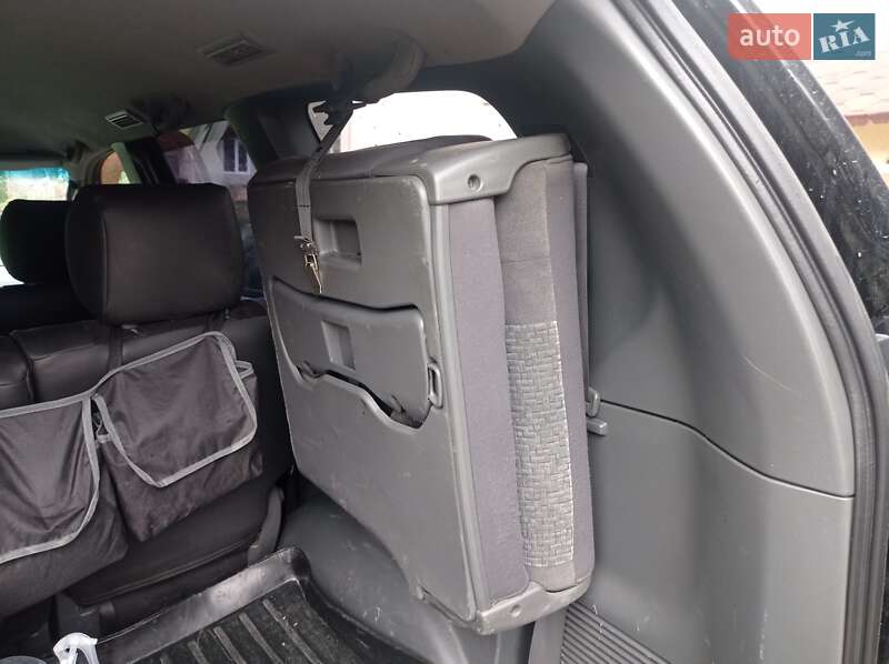 Позашляховик / Кросовер Toyota Land Cruiser Prado 2005 в Стебнику