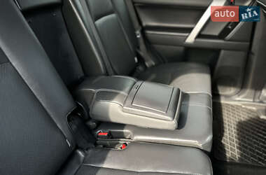 Внедорожник / Кроссовер Toyota Land Cruiser Prado 2019 в 