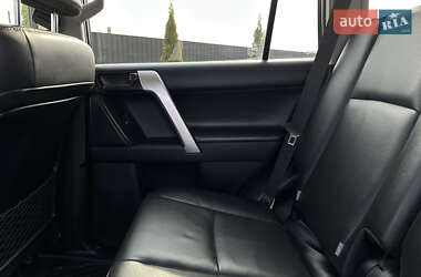 Внедорожник / Кроссовер Toyota Land Cruiser Prado 2019 в 