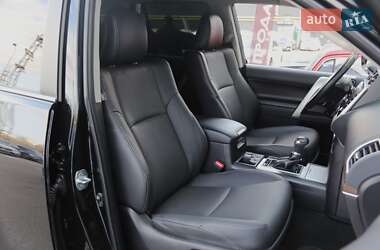 Внедорожник / Кроссовер Toyota Land Cruiser Prado 2023 в 