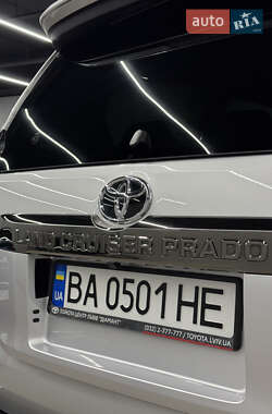 Внедорожник / Кроссовер Toyota Land Cruiser Prado 2022 в 