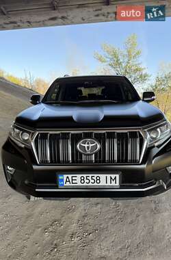 Внедорожник / Кроссовер Toyota Land Cruiser Prado 2019 в 