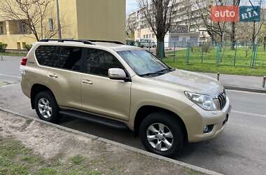 Внедорожник / Кроссовер Toyota Land Cruiser Prado 2012 в 