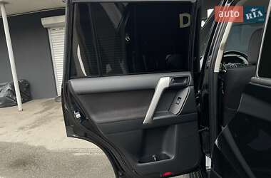 Внедорожник / Кроссовер Toyota Land Cruiser Prado 2021 в 