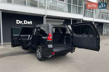 Внедорожник / Кроссовер Toyota Land Cruiser Prado 2021 в 