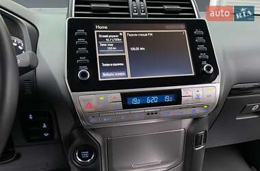 Внедорожник / Кроссовер Toyota Land Cruiser Prado 2021 в 