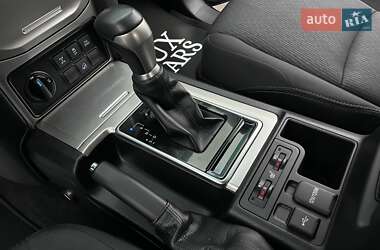 Внедорожник / Кроссовер Toyota Land Cruiser Prado 2021 в 