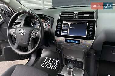 Внедорожник / Кроссовер Toyota Land Cruiser Prado 2021 в 