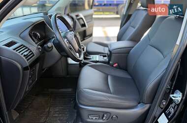 Позашляховик / Кросовер Toyota Land Cruiser Prado 2023 в 