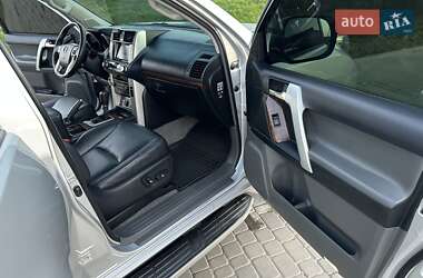 Внедорожник / Кроссовер Toyota Land Cruiser Prado 2010 в 