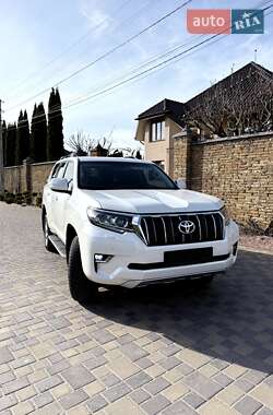 Внедорожник / Кроссовер Toyota Land Cruiser Prado 2020 в 