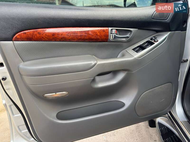 Внедорожник / Кроссовер Toyota Land Cruiser Prado 2007 в Ахтырке