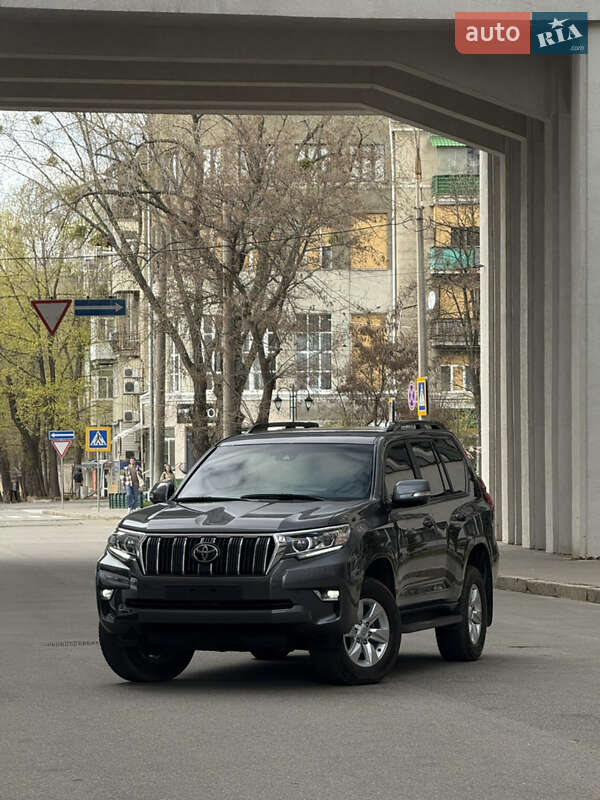 Внедорожник / Кроссовер Toyota Land Cruiser Prado 2022 в Харькове