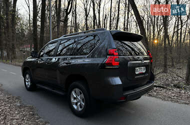 Внедорожник / Кроссовер Toyota Land Cruiser Prado 2022 в 