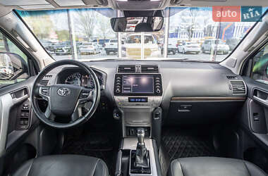 Внедорожник / Кроссовер Toyota Land Cruiser Prado 2022 в 