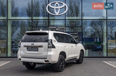 Внедорожник / Кроссовер Toyota Land Cruiser Prado 2022 в 