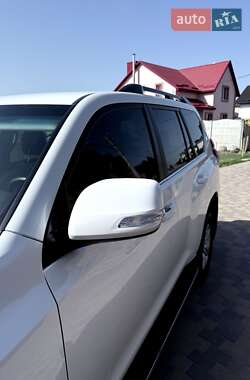 Внедорожник / Кроссовер Toyota Land Cruiser Prado 2020 в 