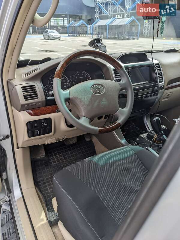 Внедорожник / Кроссовер Toyota Land Cruiser Prado 2004 в Ивано-Франковске