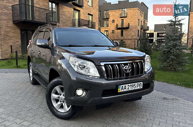 Внедорожник / Кроссовер Toyota Land Cruiser Prado 2014 в 