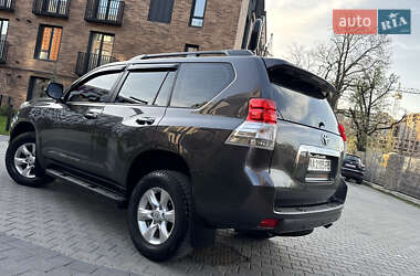 Внедорожник / Кроссовер Toyota Land Cruiser Prado 2014 в 