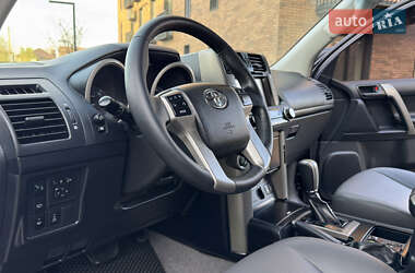 Внедорожник / Кроссовер Toyota Land Cruiser Prado 2014 в 