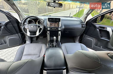 Внедорожник / Кроссовер Toyota Land Cruiser Prado 2014 в 