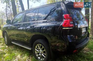 Внедорожник / Кроссовер Toyota Land Cruiser Prado 2019 в 