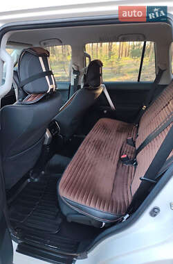 Внедорожник / Кроссовер Toyota Land Cruiser Prado 2021 в 