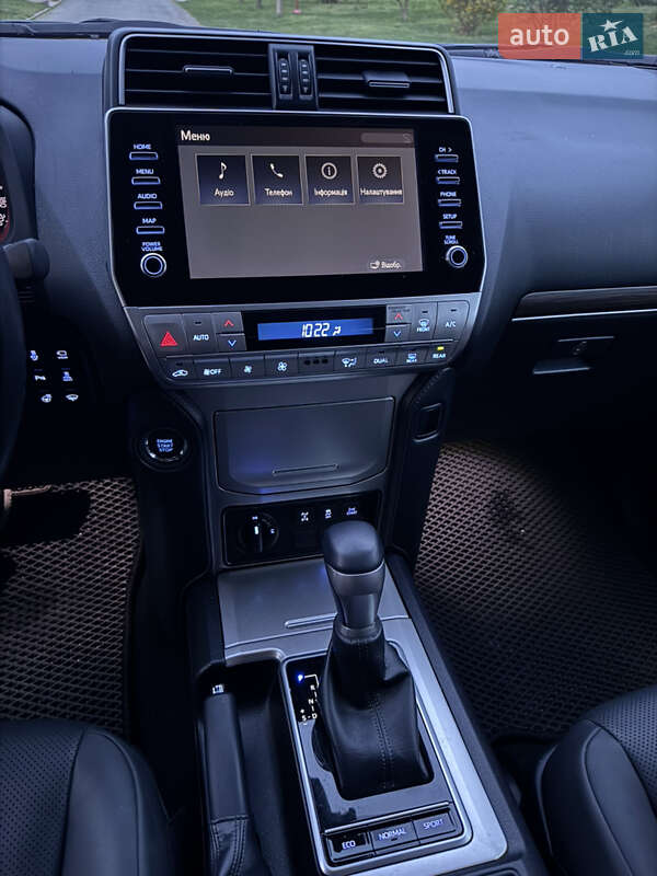 Внедорожник / Кроссовер Toyota Land Cruiser Prado 2022 в Киеве
